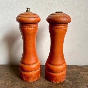 Vintage Wooden Pepper Grinder and Salt Shaker | Farmhouse Cottagecore Kitchen